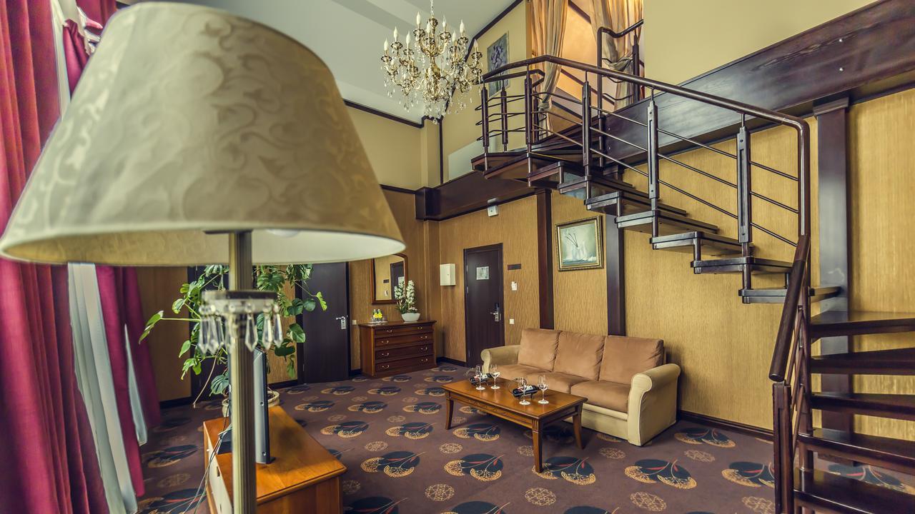 Park-Hotel Golosievo Киев Екстериор снимка