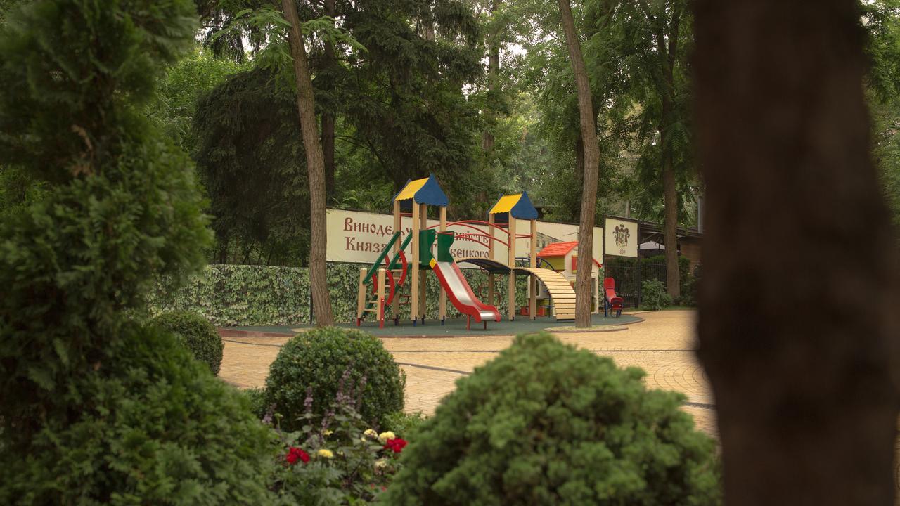 Park-Hotel Golosievo Киев Екстериор снимка